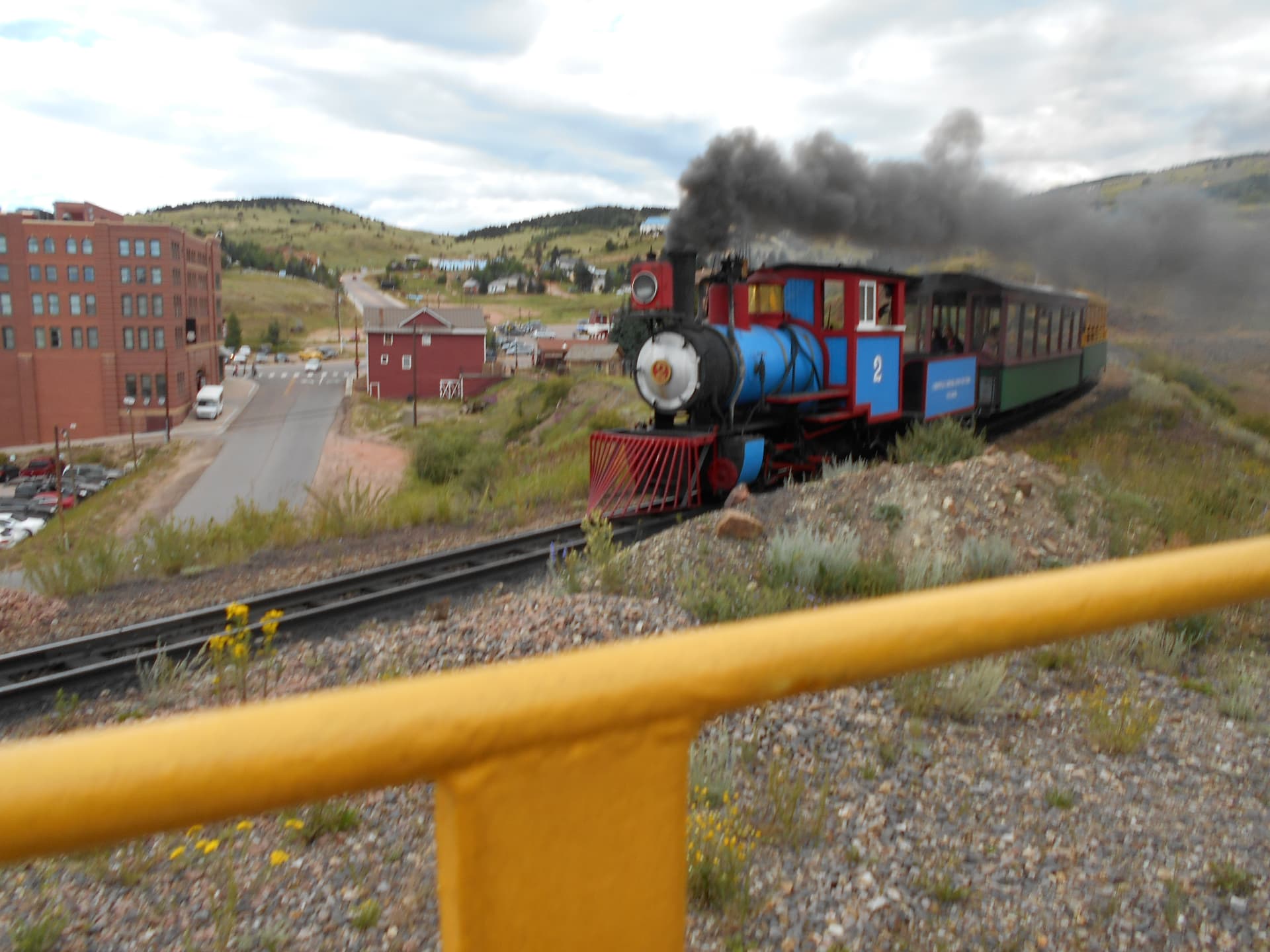 Stoomlocomotief van de Cripple Creek & Victor Narrow Gauge Railroad met rookpluim